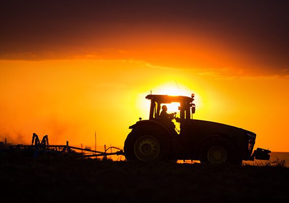 Tractor Sunset600x400